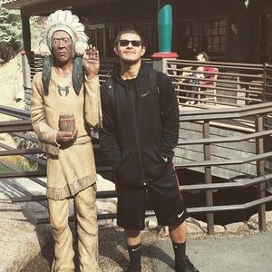 Meet your Posher, Eric